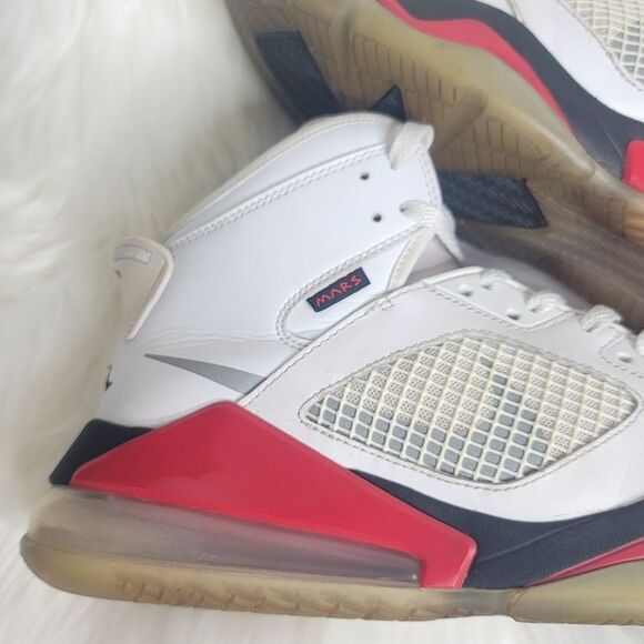 Jordan Mars 270 Sneakers - Picture 8 of 12